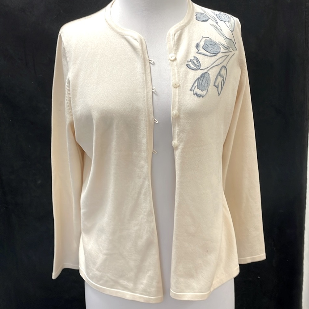 ❤️ Women’s Vintage 80’s Y2K EUC Ivory Cardigan with Floral Embroidery Sz L - Picture 2 of 10
